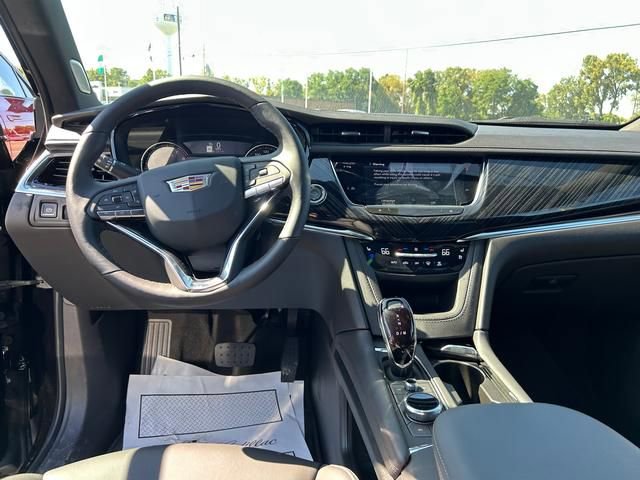 New 2025 Cadillac XT6 Premium Luxury image 13