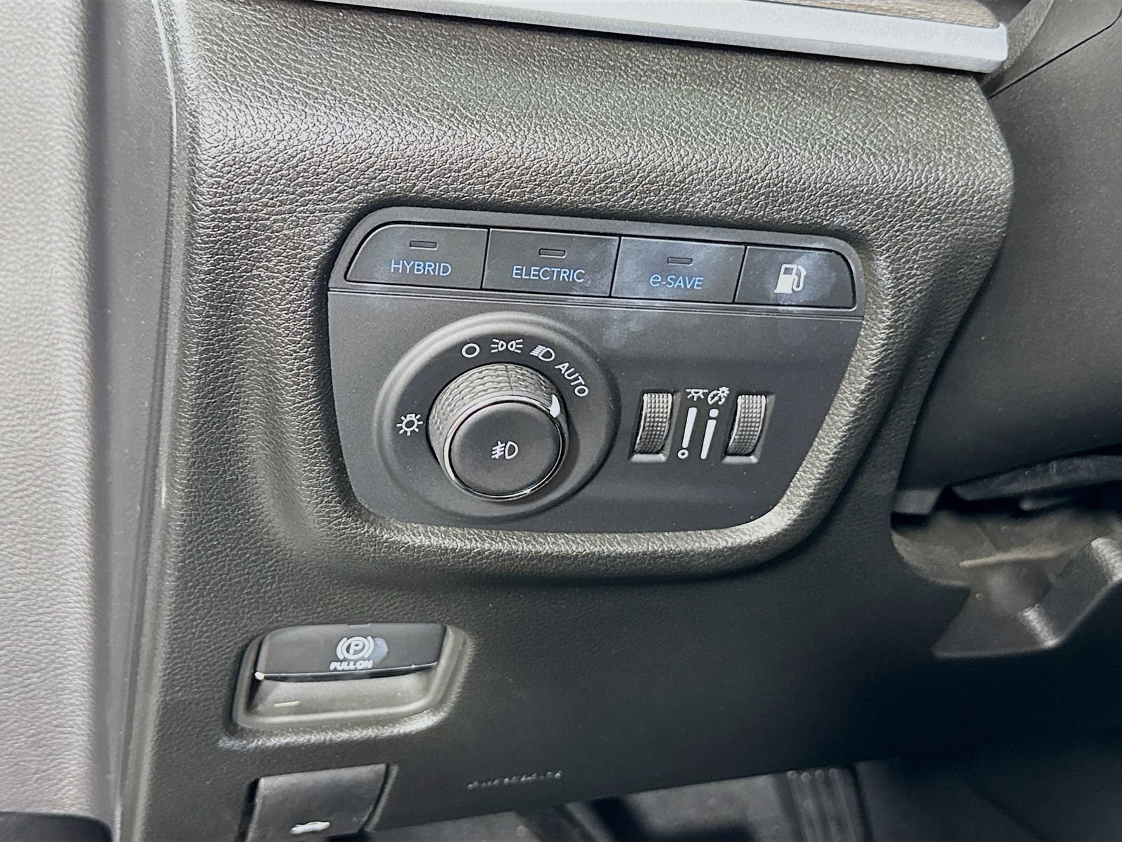 Used 2025 Jeep Grand Cherokee Limited 4xe AWD/4WD image 11