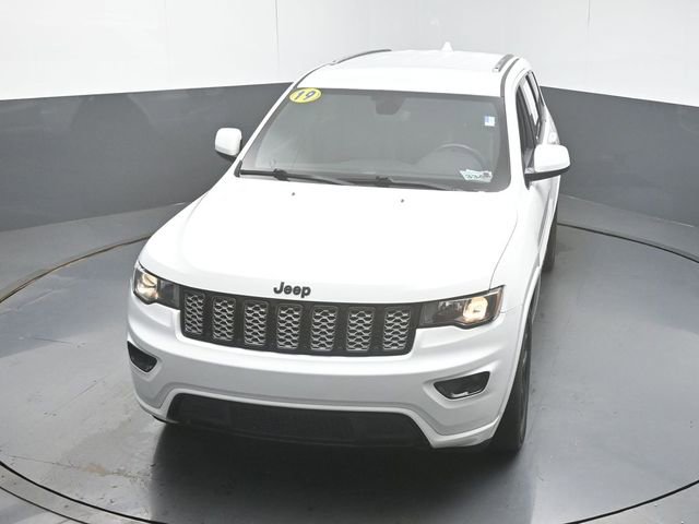 Used 2019 Jeep Grand Cherokee Altitude image 43