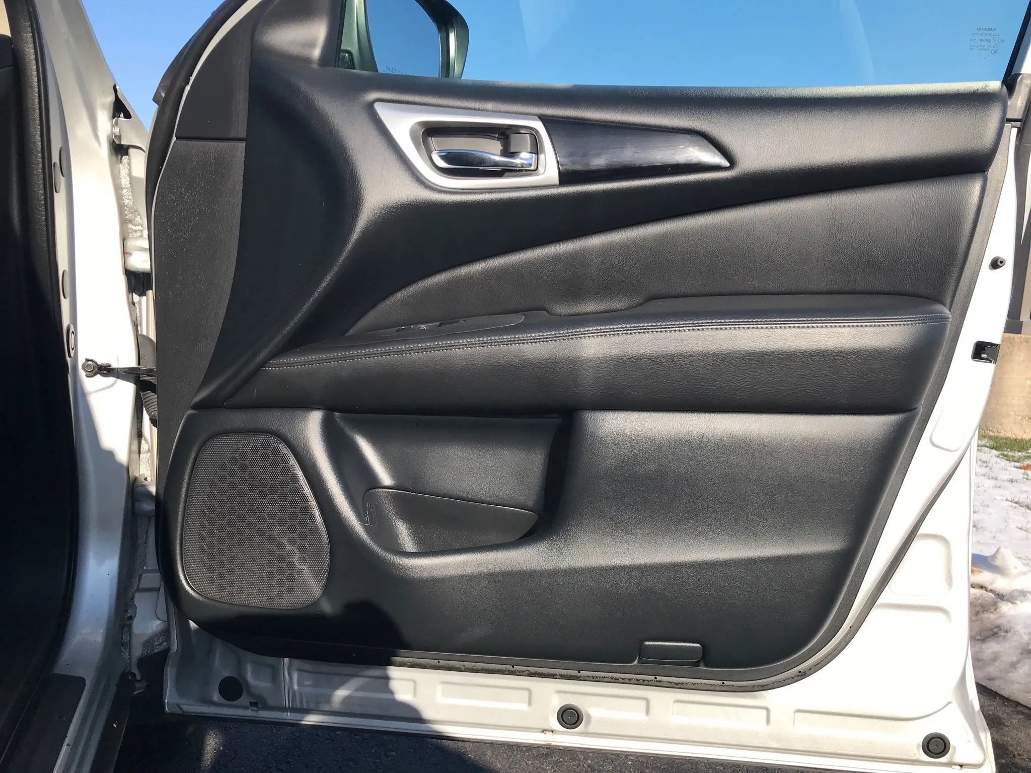 Used 2020 Nissan Pathfinder S image 45