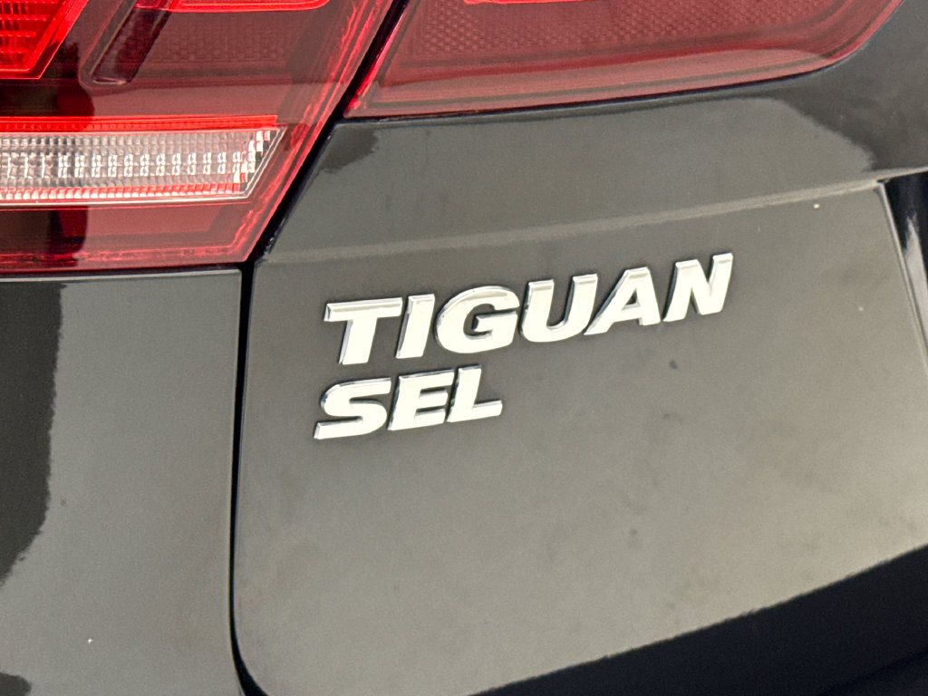 Used 2021 Volkswagen Tiguan SEL w/ 2-Row Tiguan MDO Package AWD/4WD image 11