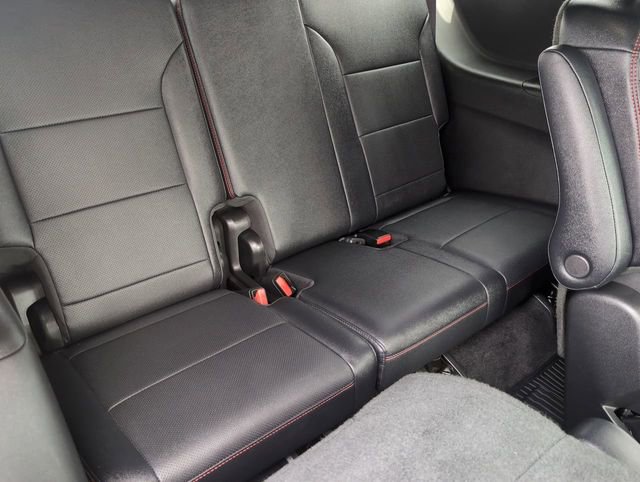 Used 2025 Chevrolet Traverse RS w/ LPO, Floor Liner Package image 34