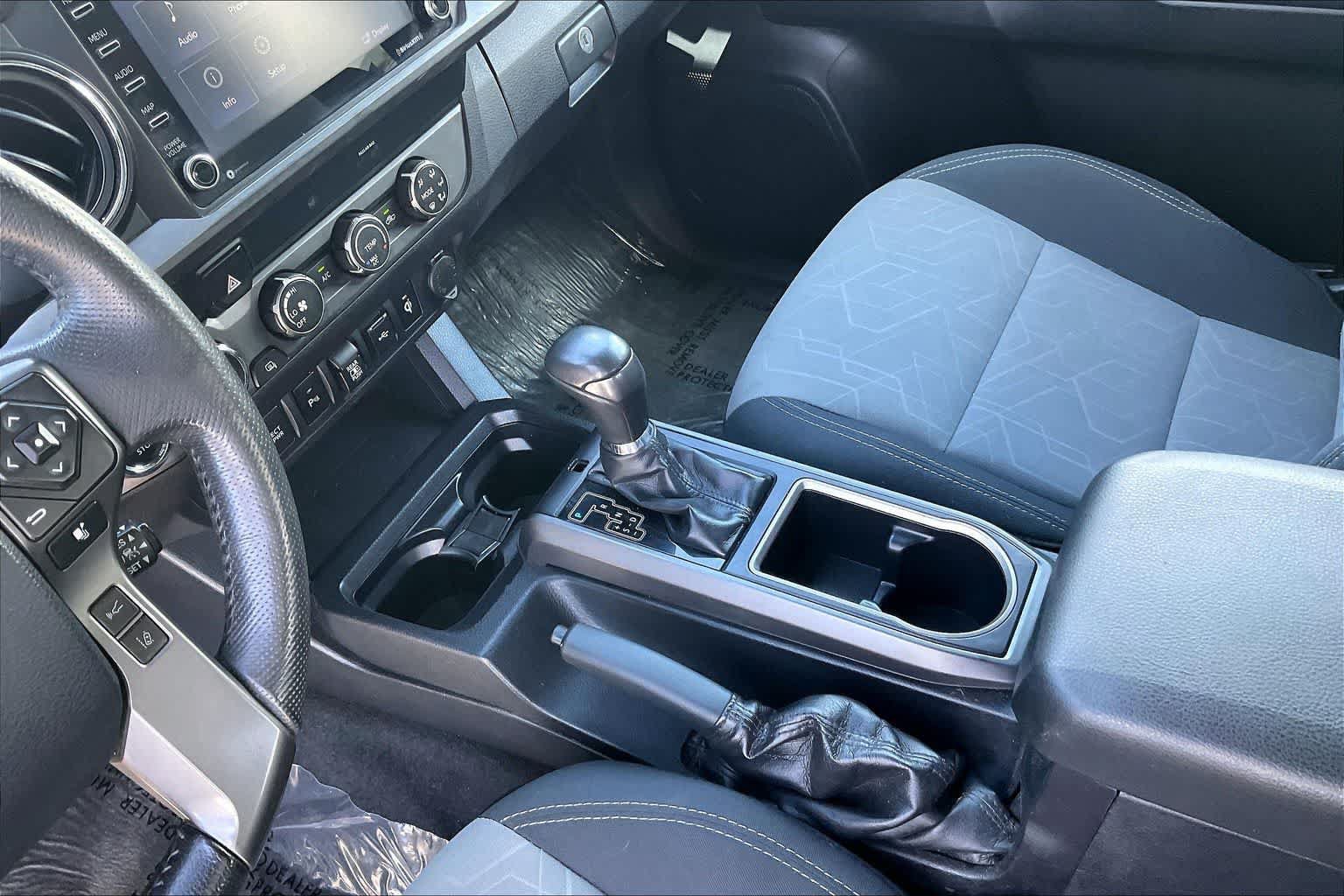 Used 2020 Toyota Tacoma TRD Off-Road w/ Technology Package AWD/4WD image 16