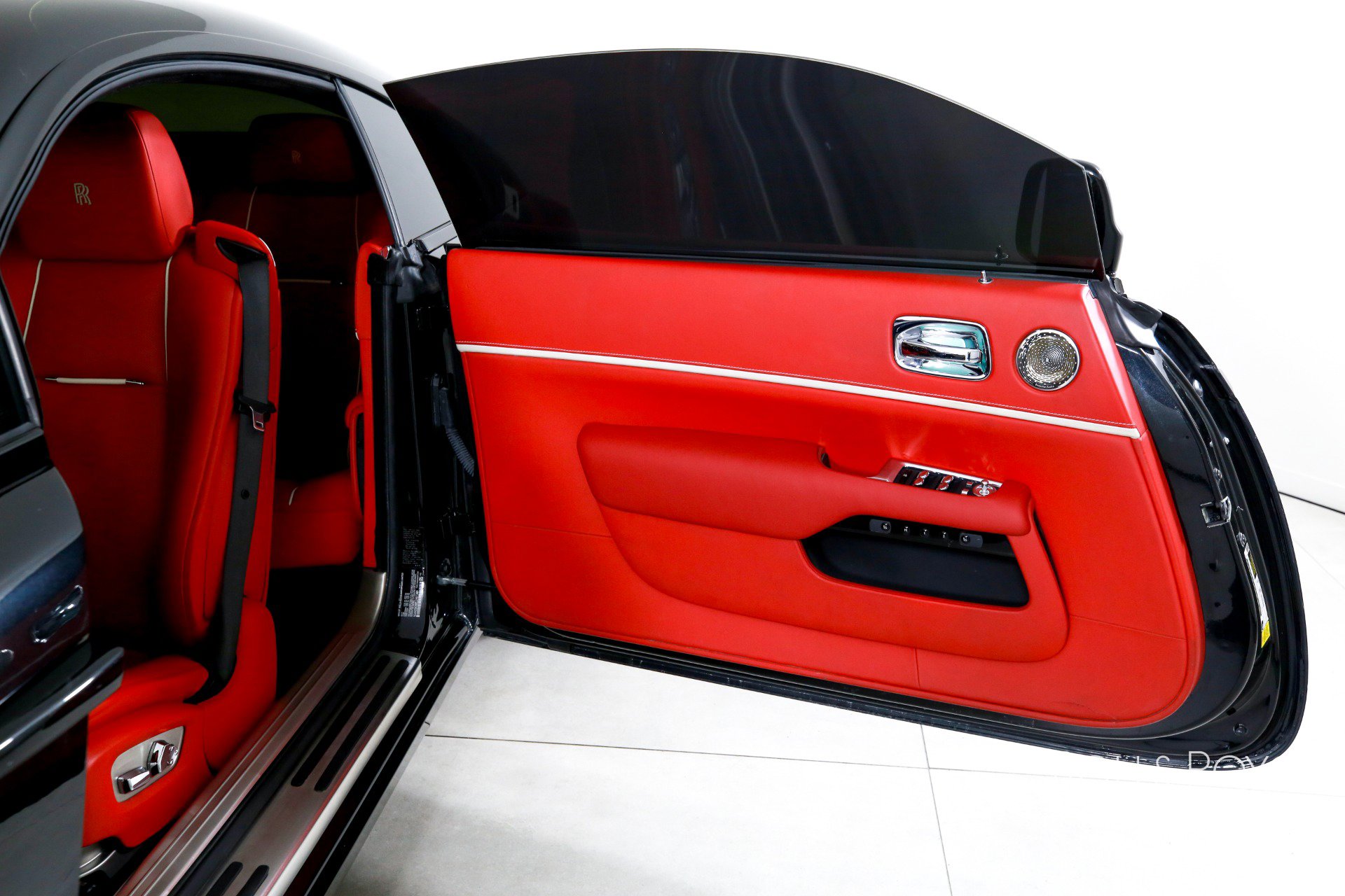 Used 2020 Rolls-Royce Wraith image 11