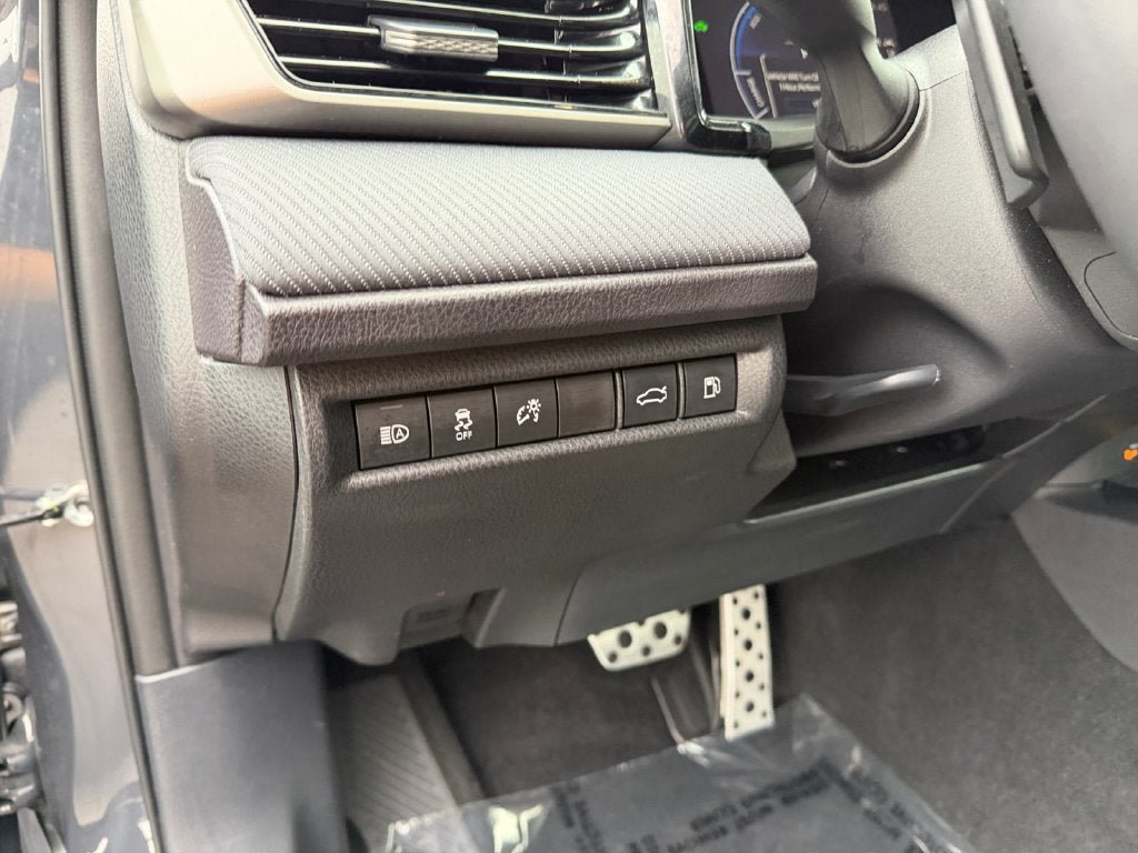 Used 2026 Toyota Camry SE FWD image 19