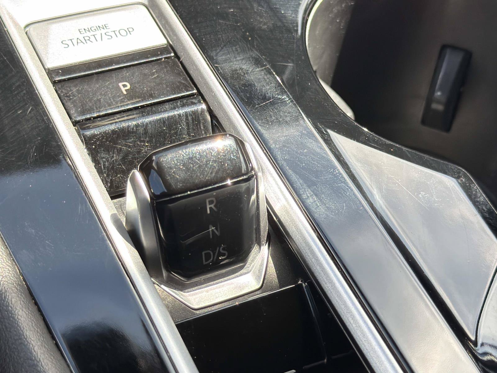 Used 2024 Volkswagen Atlas SE FWD image 26