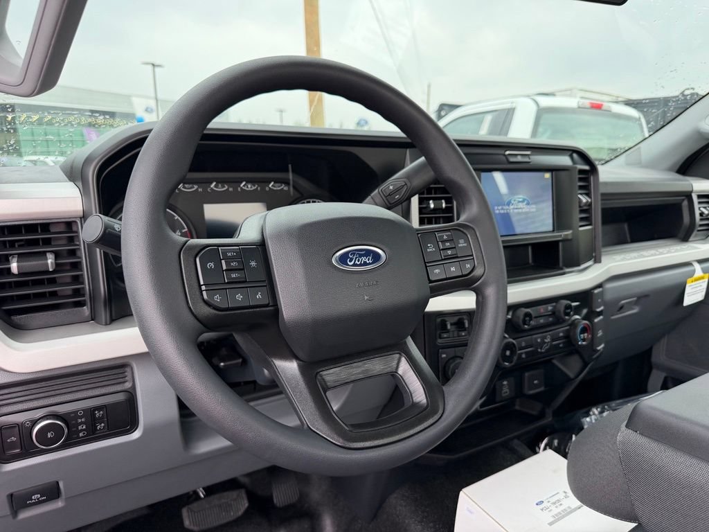New 2026 Ford F550 4x4 Regular Cab Super Duty image 3