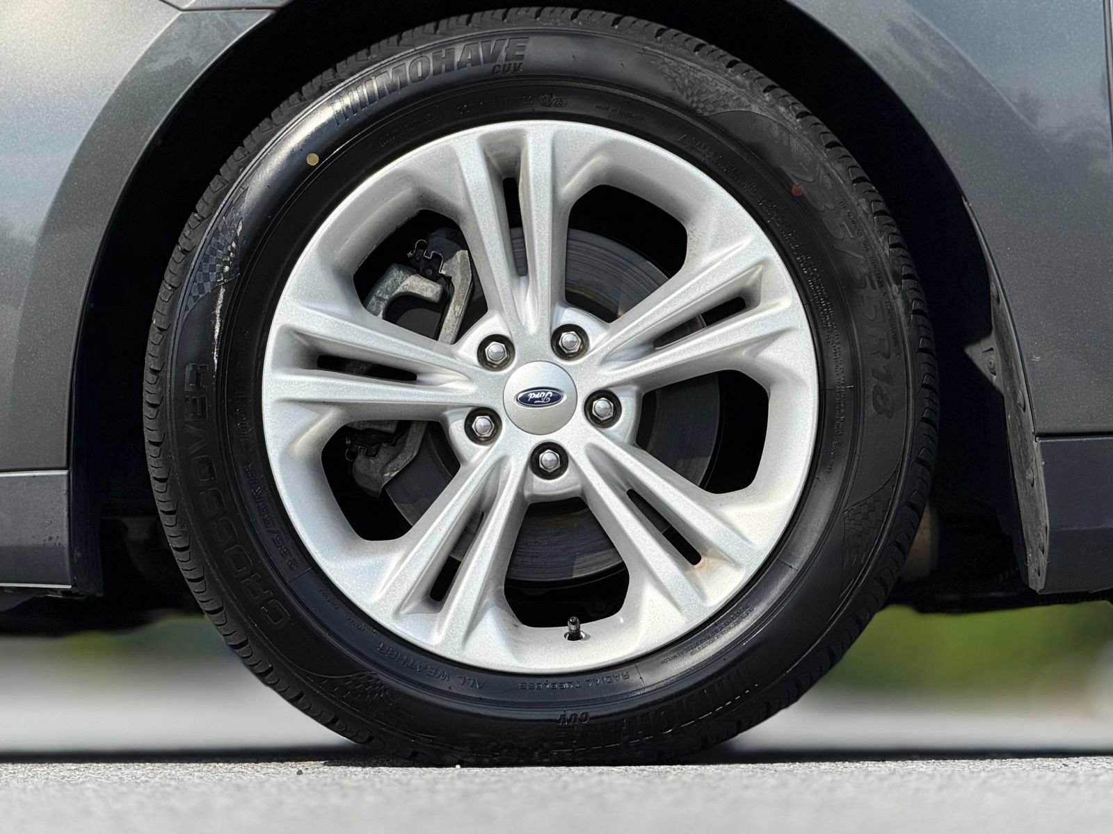 Used 2016 Ford Taurus SE FWD image 18
