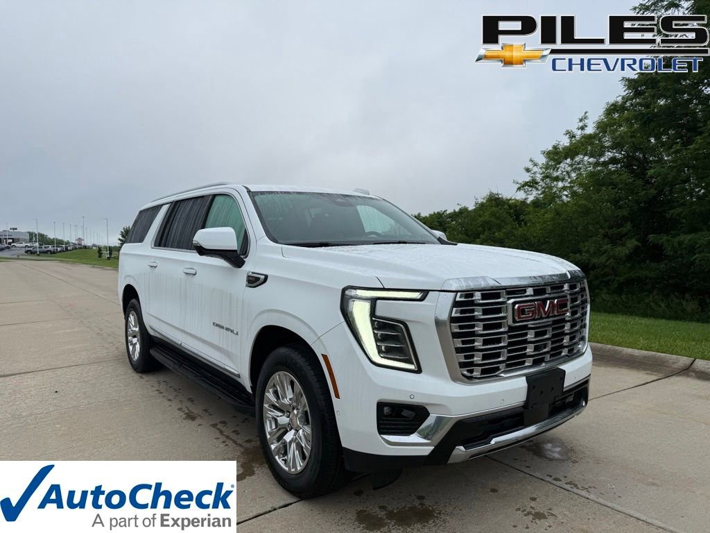 Used 2025 GMC Yukon XL Denali AWD/4WD image 1