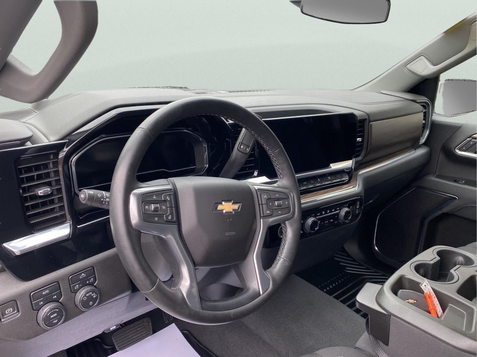 Used 2023 Chevrolet Silverado 1500 LT AWD/4WD image 23
