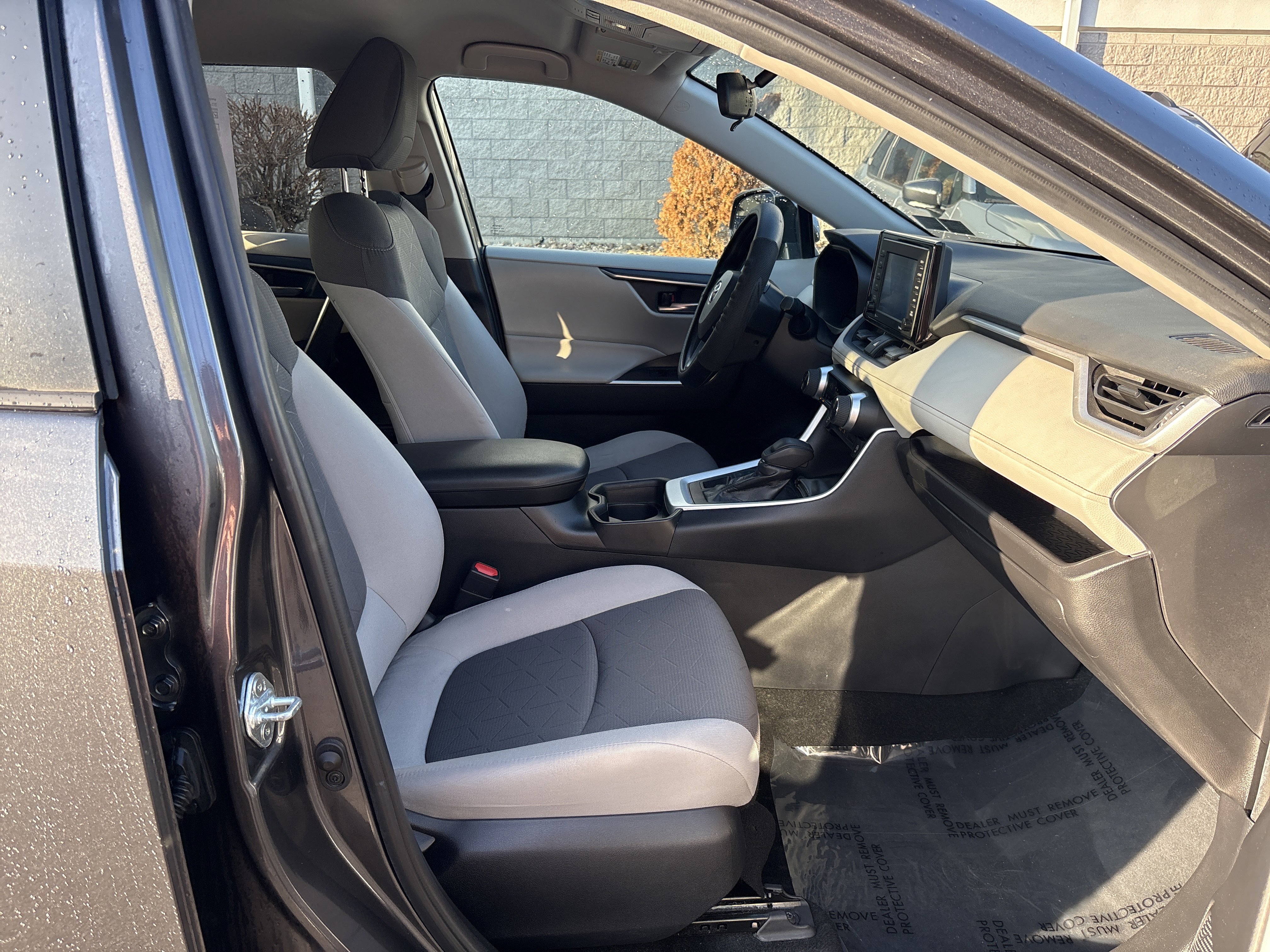 Used 2021 Toyota RAV4 XLE w/ Carpet Mat Package (TMS) image 9