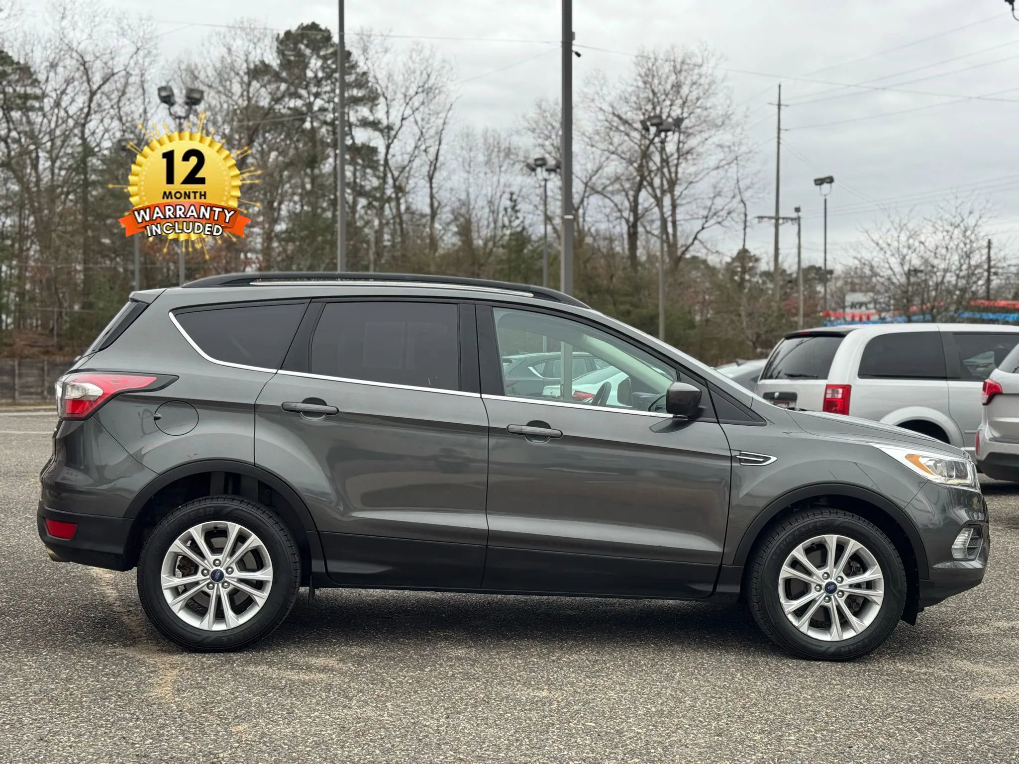 Used 2017 Ford Escape SE w/ Equipment Group 201A image 6