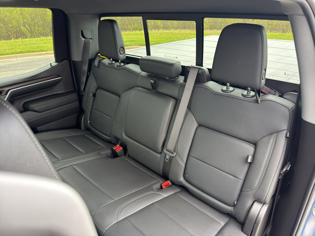 Used 2024 GMC Sierra 1500 SLT w/ SLT Premium Plus Package AWD/4WD image 38