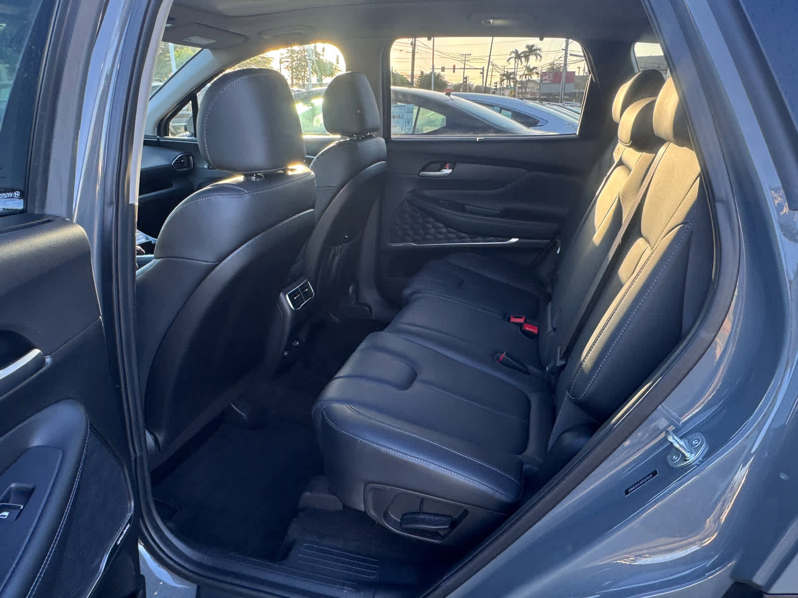 Used 2023 Hyundai Santa Fe SEL w/ Premium Package FWD image 9