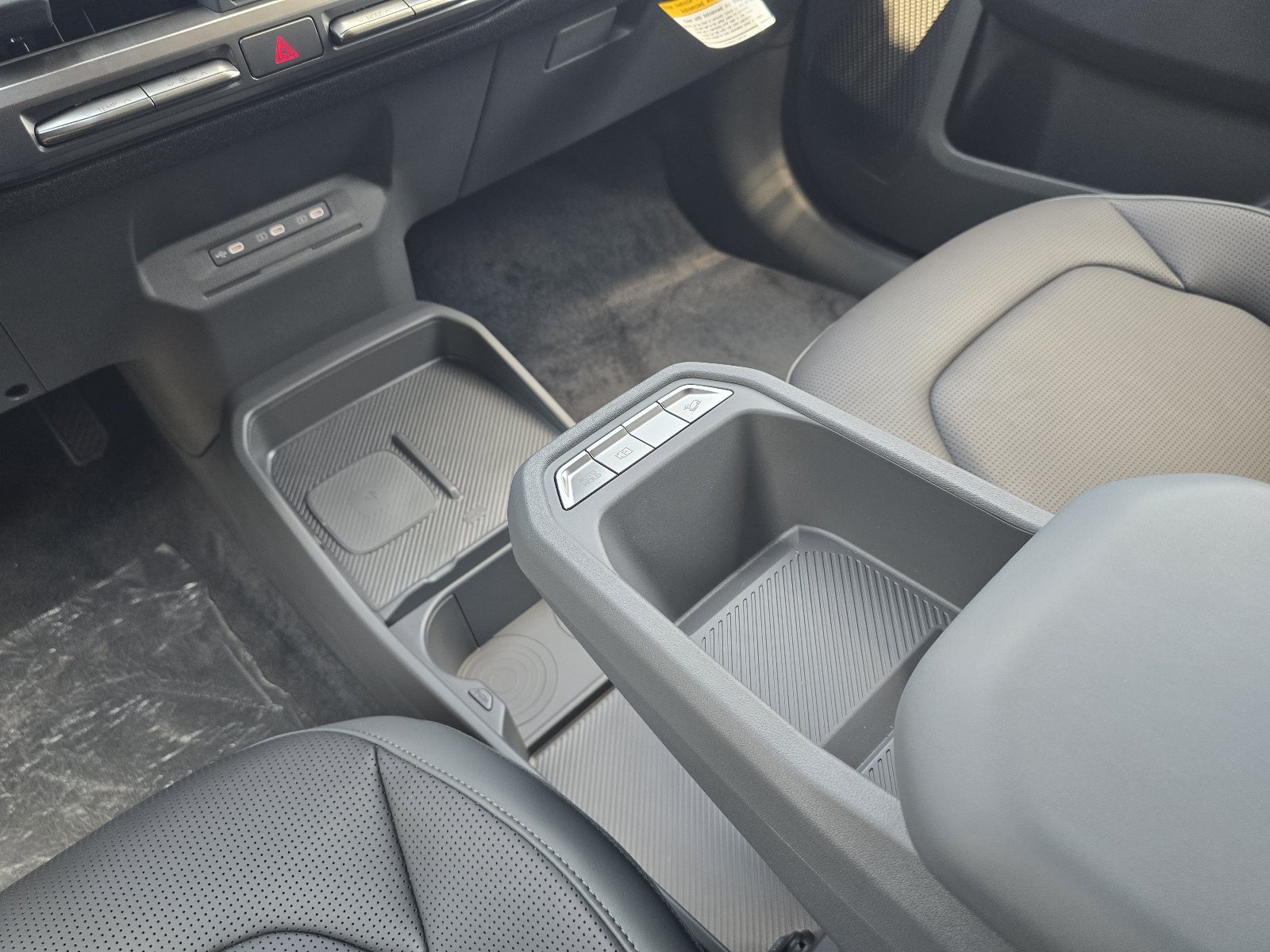 New 2027 Kia EV3 Wind FWD image 9