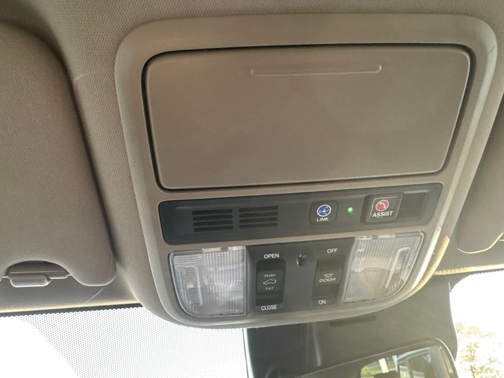 Used 2019 Honda Pilot Touring image 45