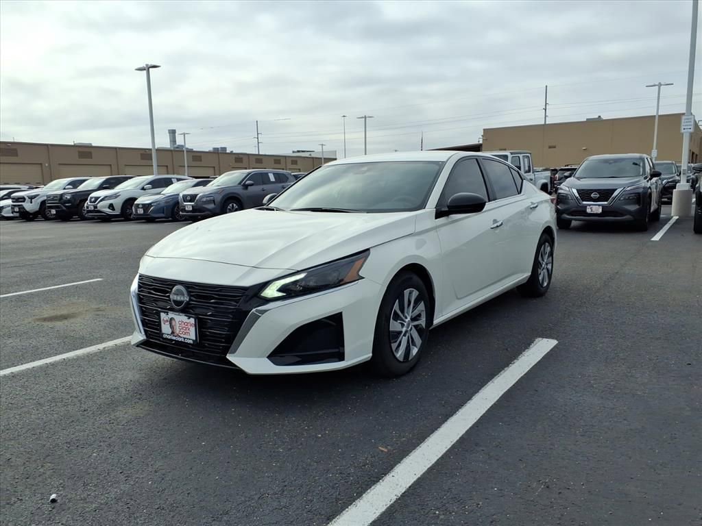 Used 2025 Nissan Altima 2.5 S image 1