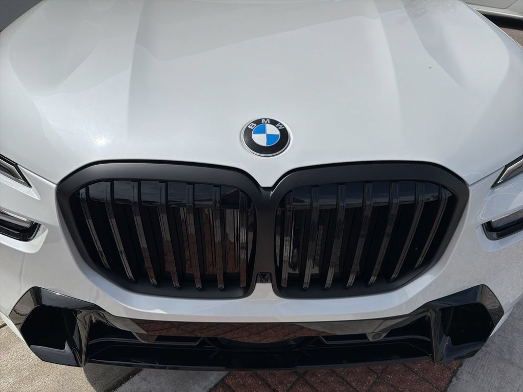 New 2026 BMW X7 xDrive40i w/ M Sport Package AWD/4WD image 12