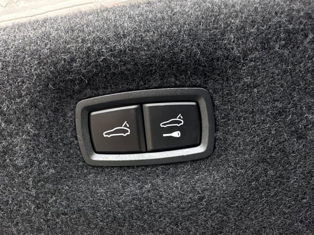 Used 2022 Porsche Taycan 4S image 46