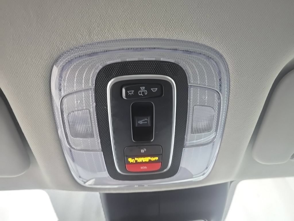Used 2025 Hyundai Elantra SEL FWD image 30
