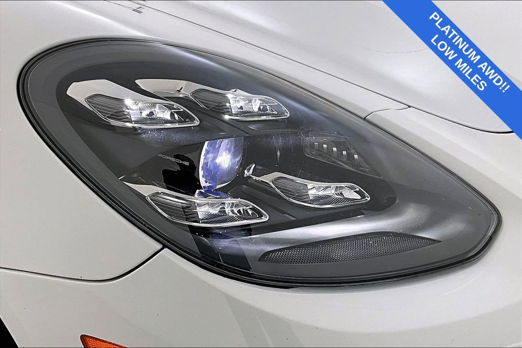Used 2022 Porsche Panamera Platinum Edition image 36