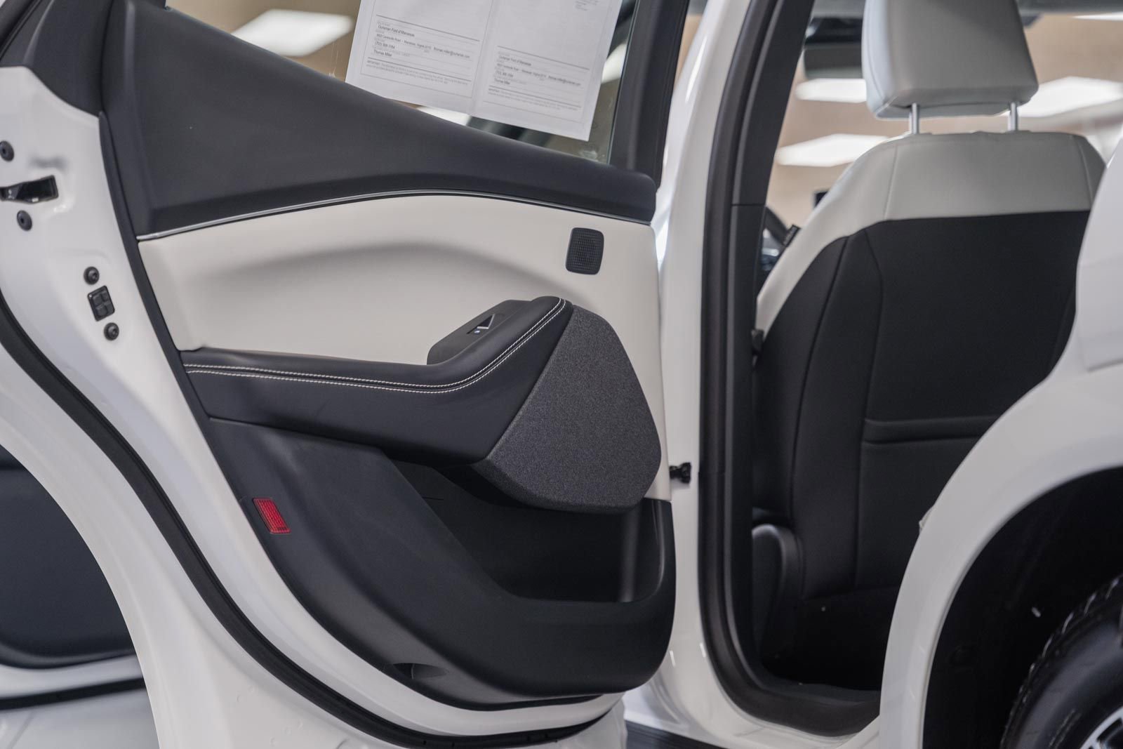 Certified 2025 Ford Mustang Mach-E Premium image 40