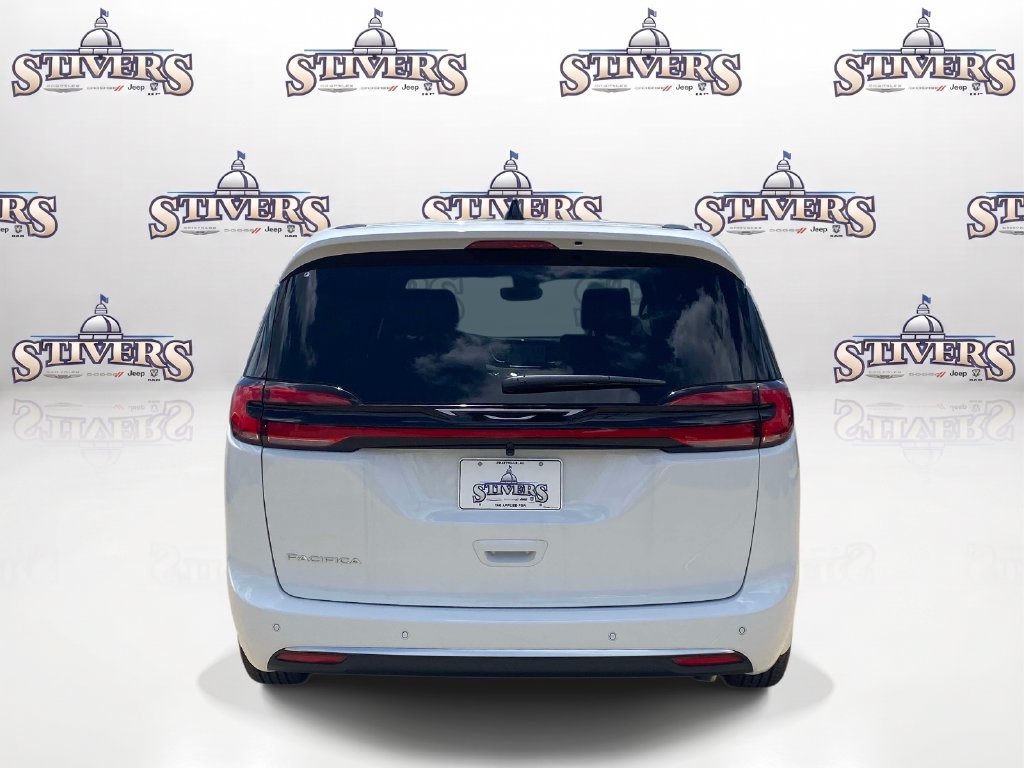 New 2027 Chrysler Pacifica Select w/ Family Tech Group FWD image 5