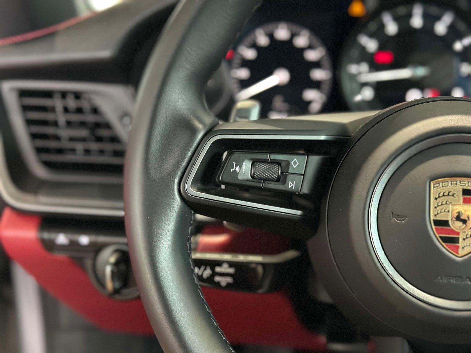 Certified 2024 Porsche 911 Carrera image 24