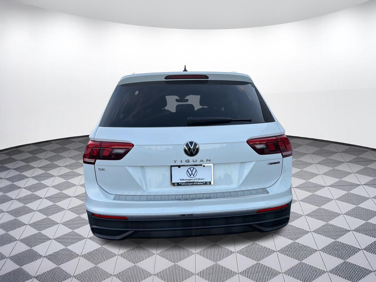 Certified 2023 Volkswagen Tiguan SE w/ Panoramic Sunroof Package AWD/4WD image 10
