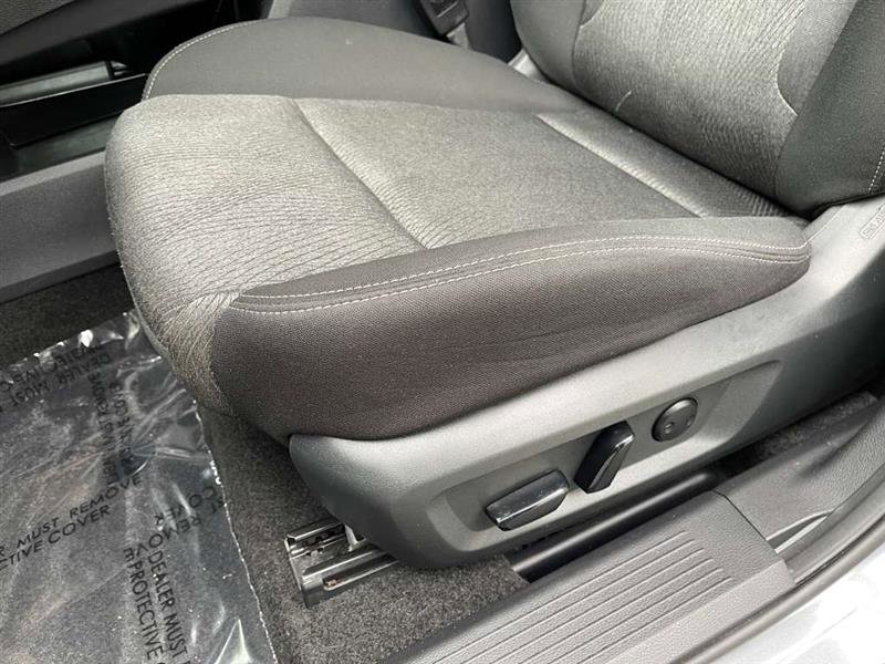 Used 2024 Nissan Rogue SV image 11