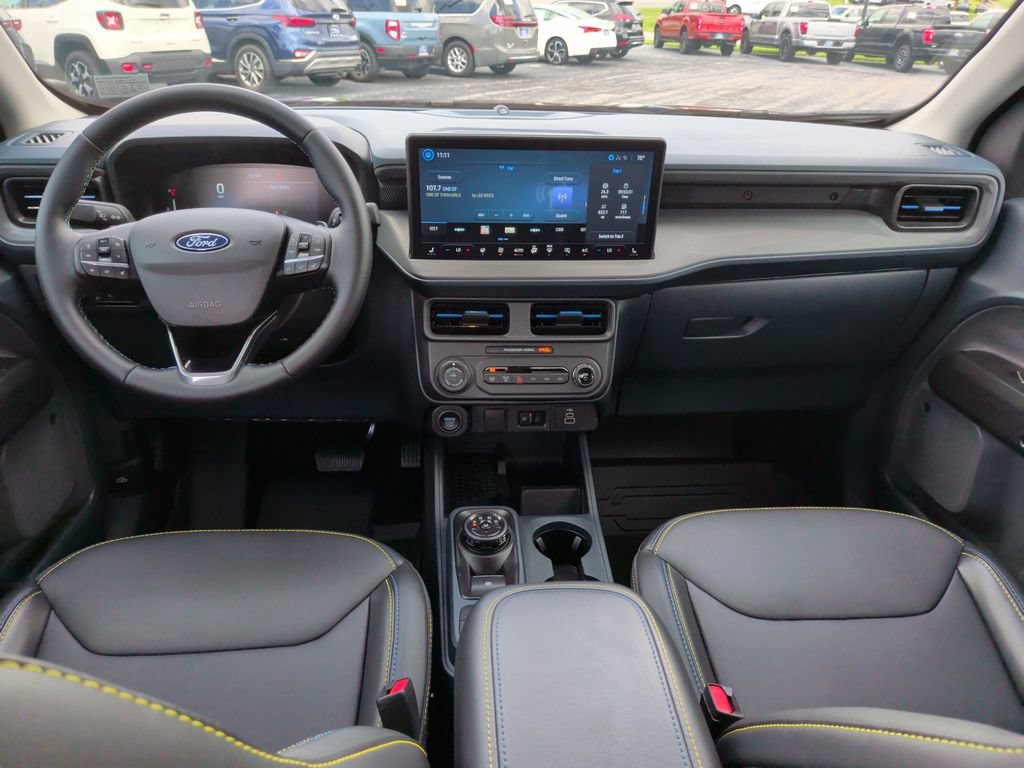 Used 2025 Ford Maverick Lobo AWD/4WD image 2