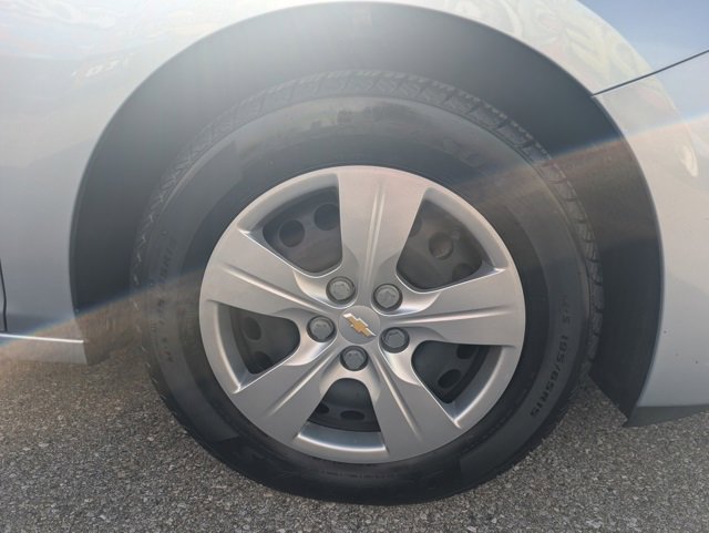 Used 2017 Chevrolet Cruze LS image 19