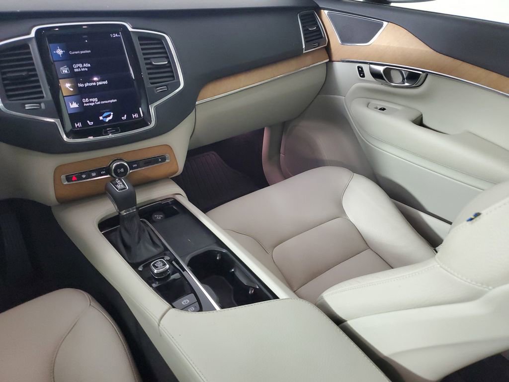 Used 2022 Volvo XC90 T5 Momentum w/ Climate Package FWD image 20