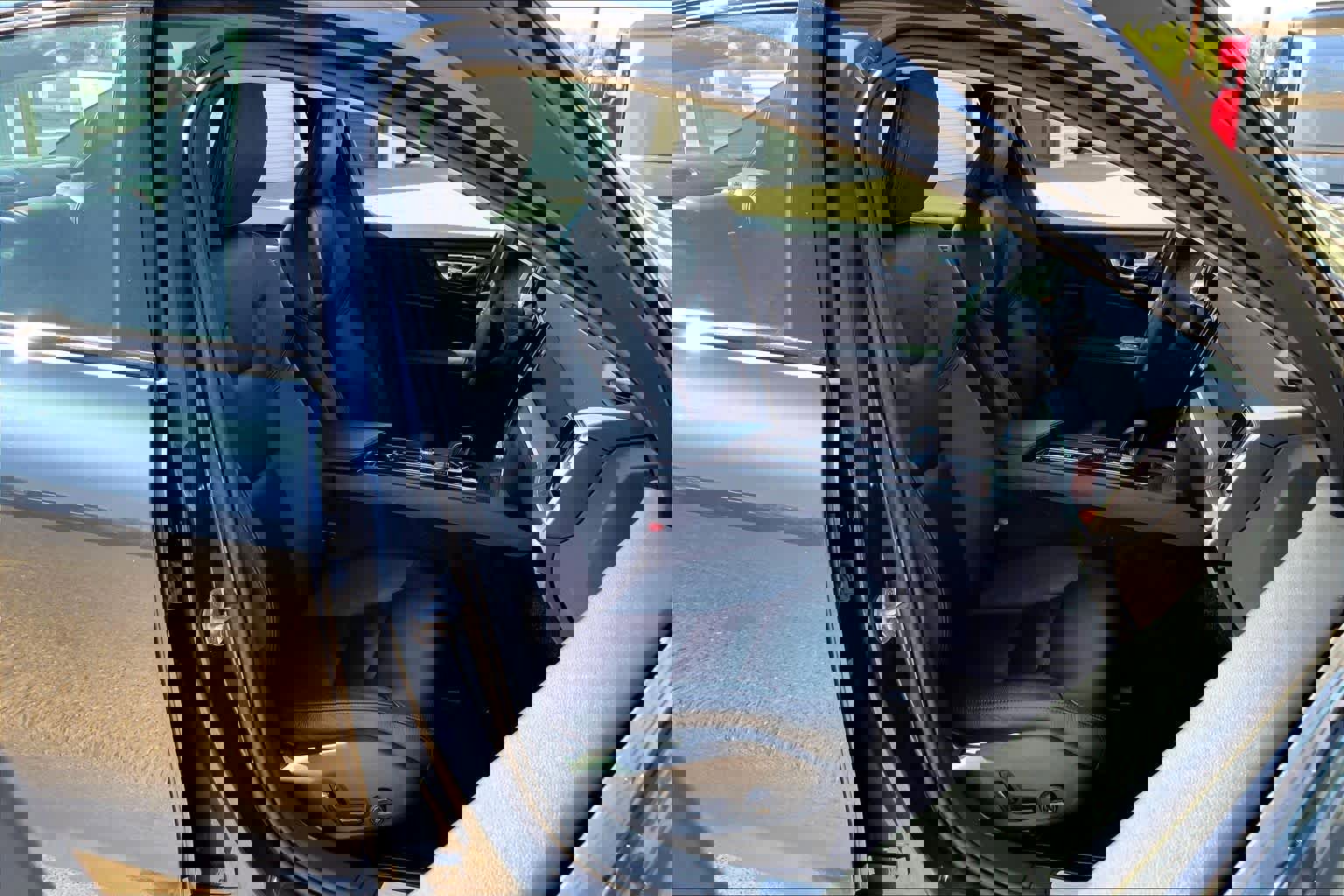 Used 2023 Volvo S60 B5 Plus AWD/4WD image 9