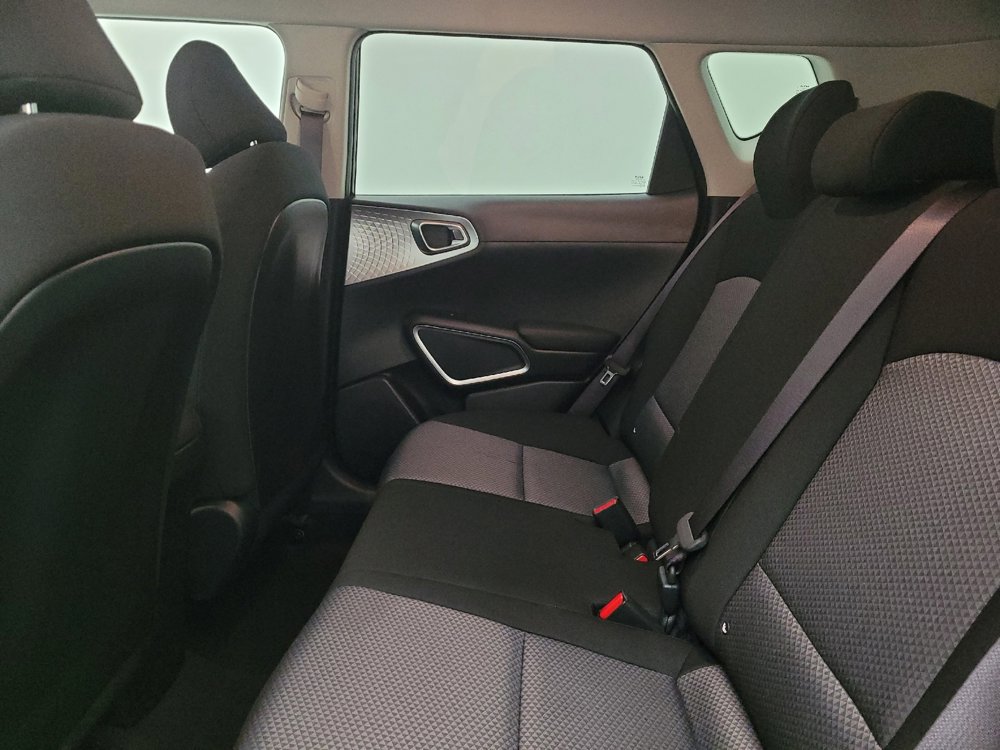 Used 2025 Kia Soul LX FWD image 18