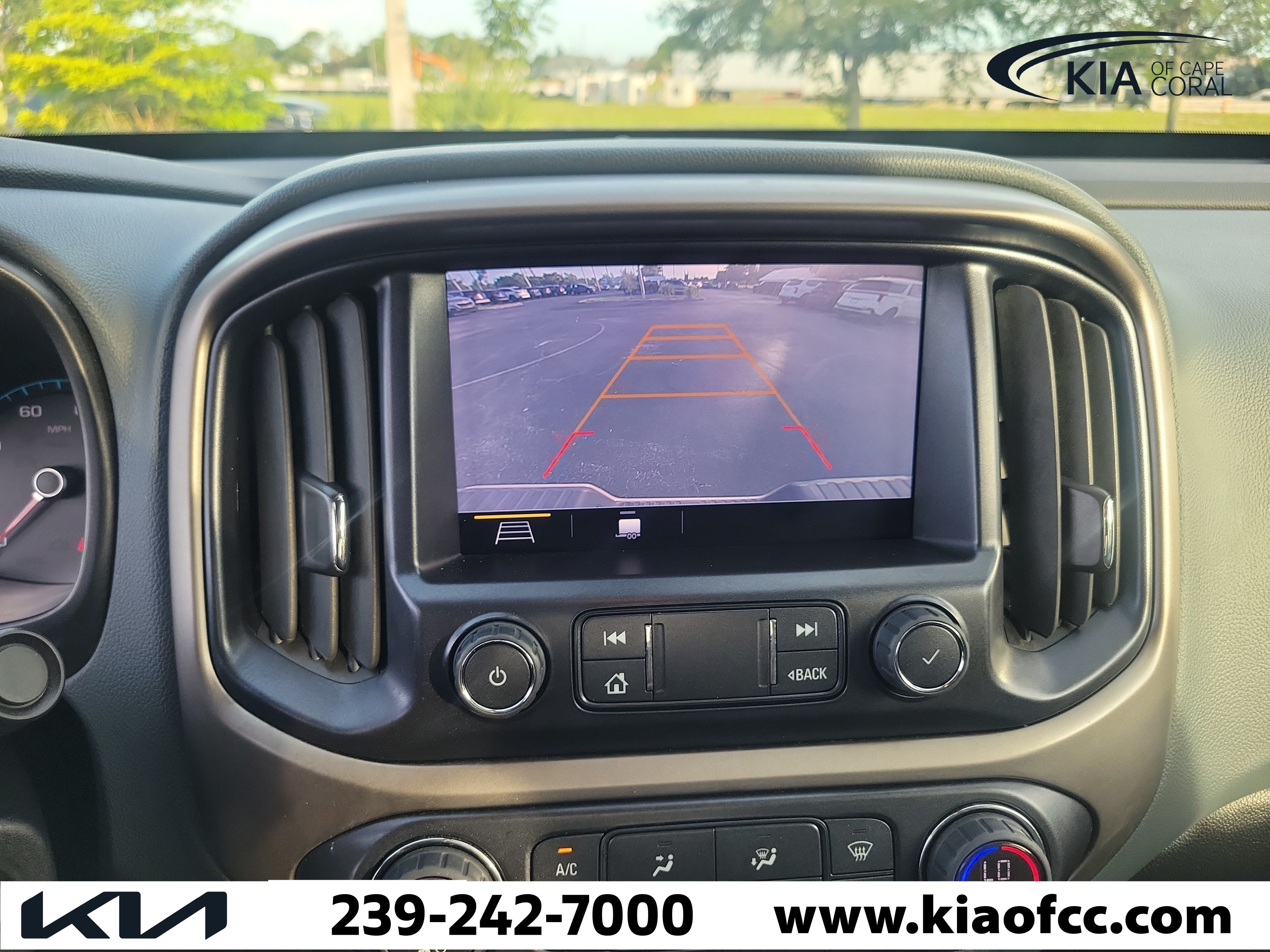 Used 2022 Chevrolet Colorado Z71 AWD/4WD image 31