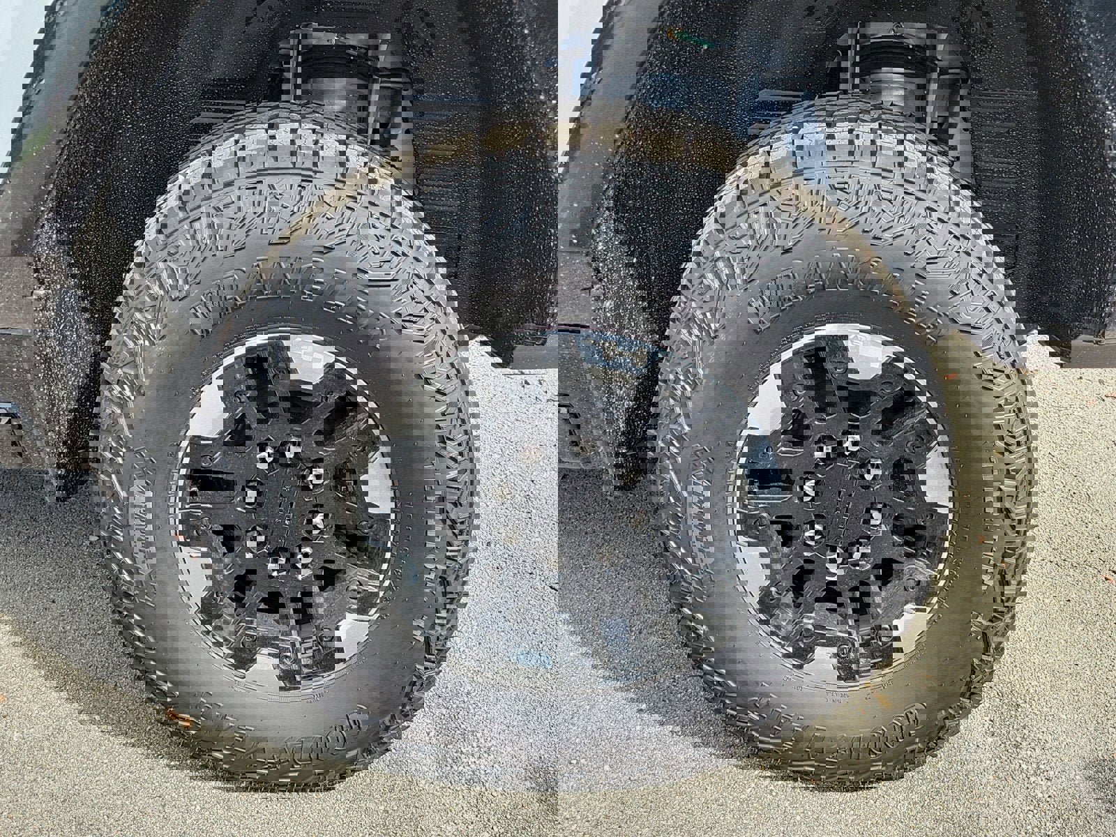 New 2025 GMC Hummer EV 2X w/ Extreme Off-Road Package image 5