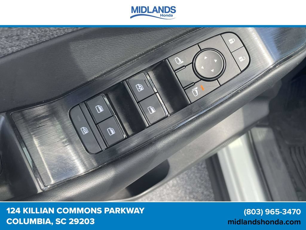 Used 2023 Nissan Rogue S AWD/4WD image 16