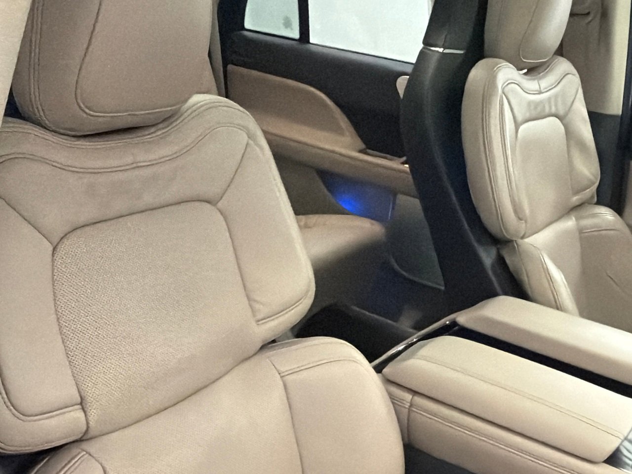 Used 2022 Lincoln Navigator Reserve image 13