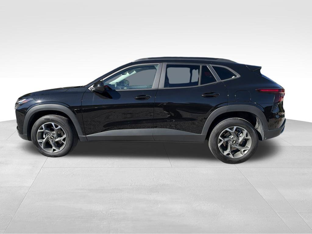 Used 2025 Chevrolet Trax LT FWD image 33