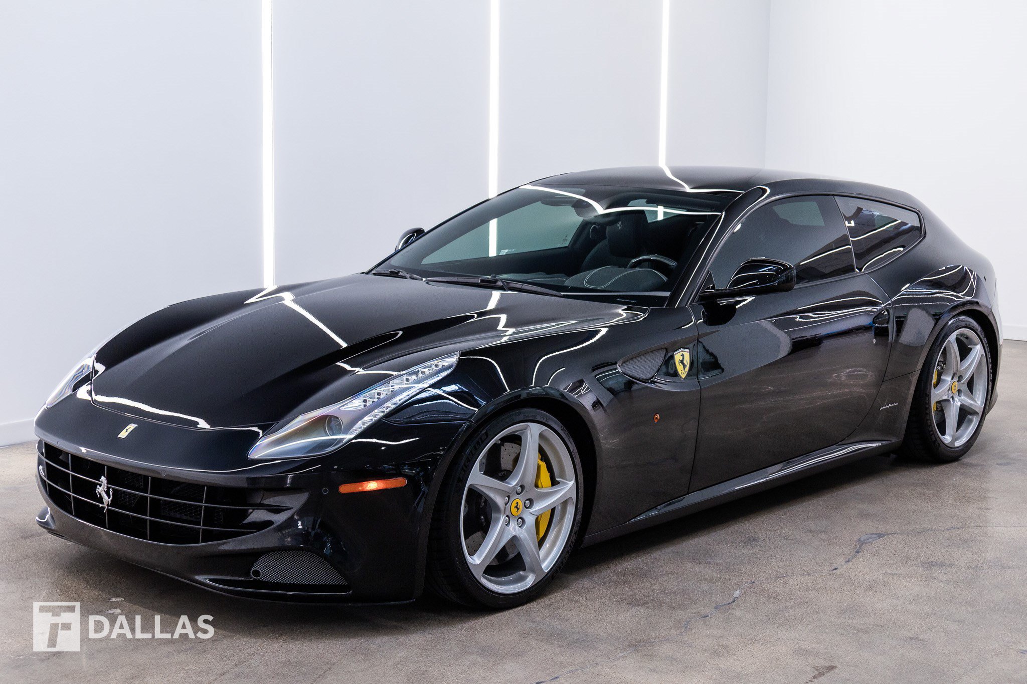 Used 2016 Ferrari FF AWD/4WD image 2