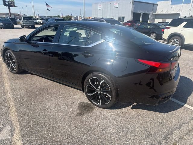 Used 2025 Nissan Altima 2.5 SR FWD image 18