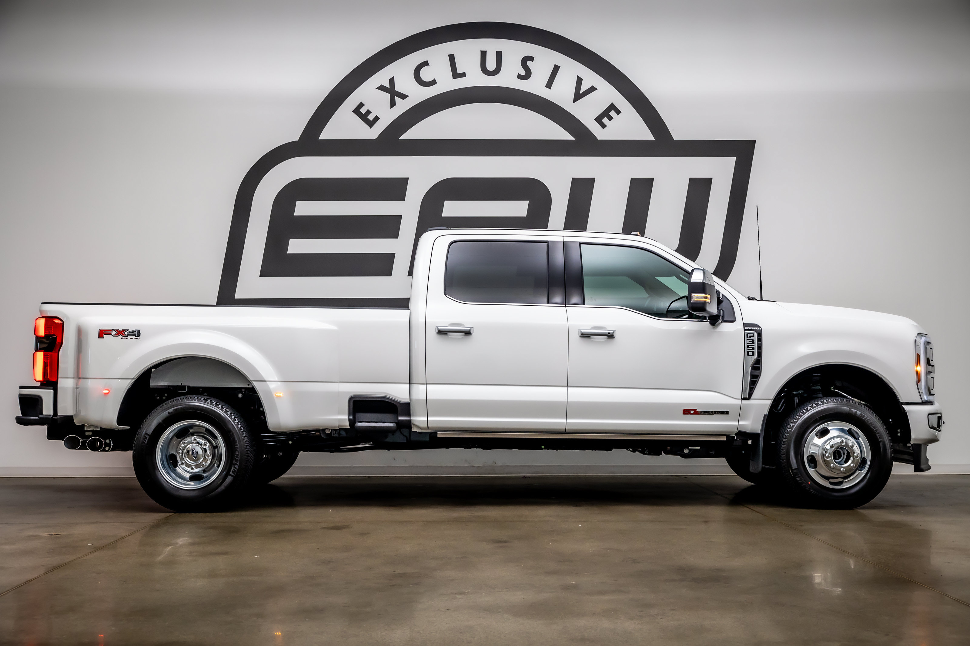 Used 2026 Ford F350 Platinum w/ Platinum Plus Package AWD/4WD image 9
