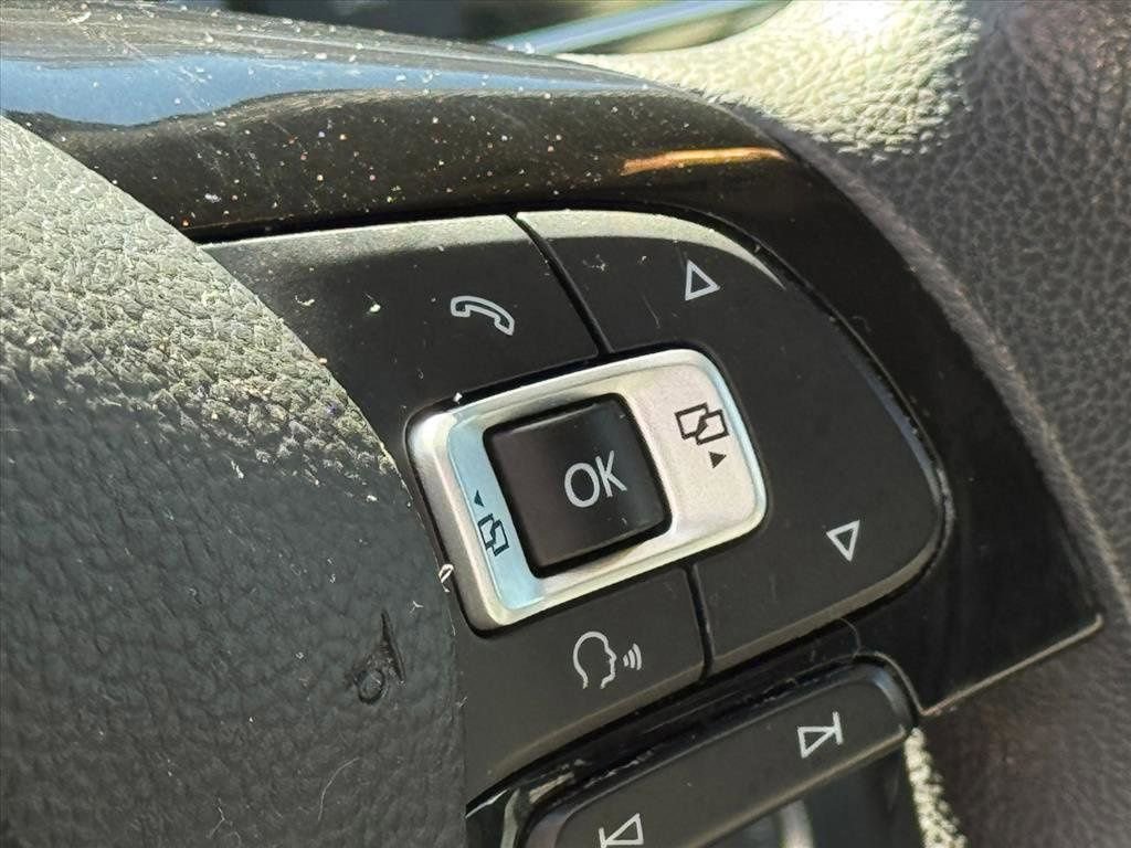 Used 2018 Volkswagen Tiguan S image 20