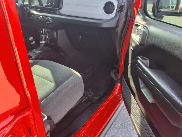 Used 2024 Jeep Wrangler Unlimited AWD/4WD image 26