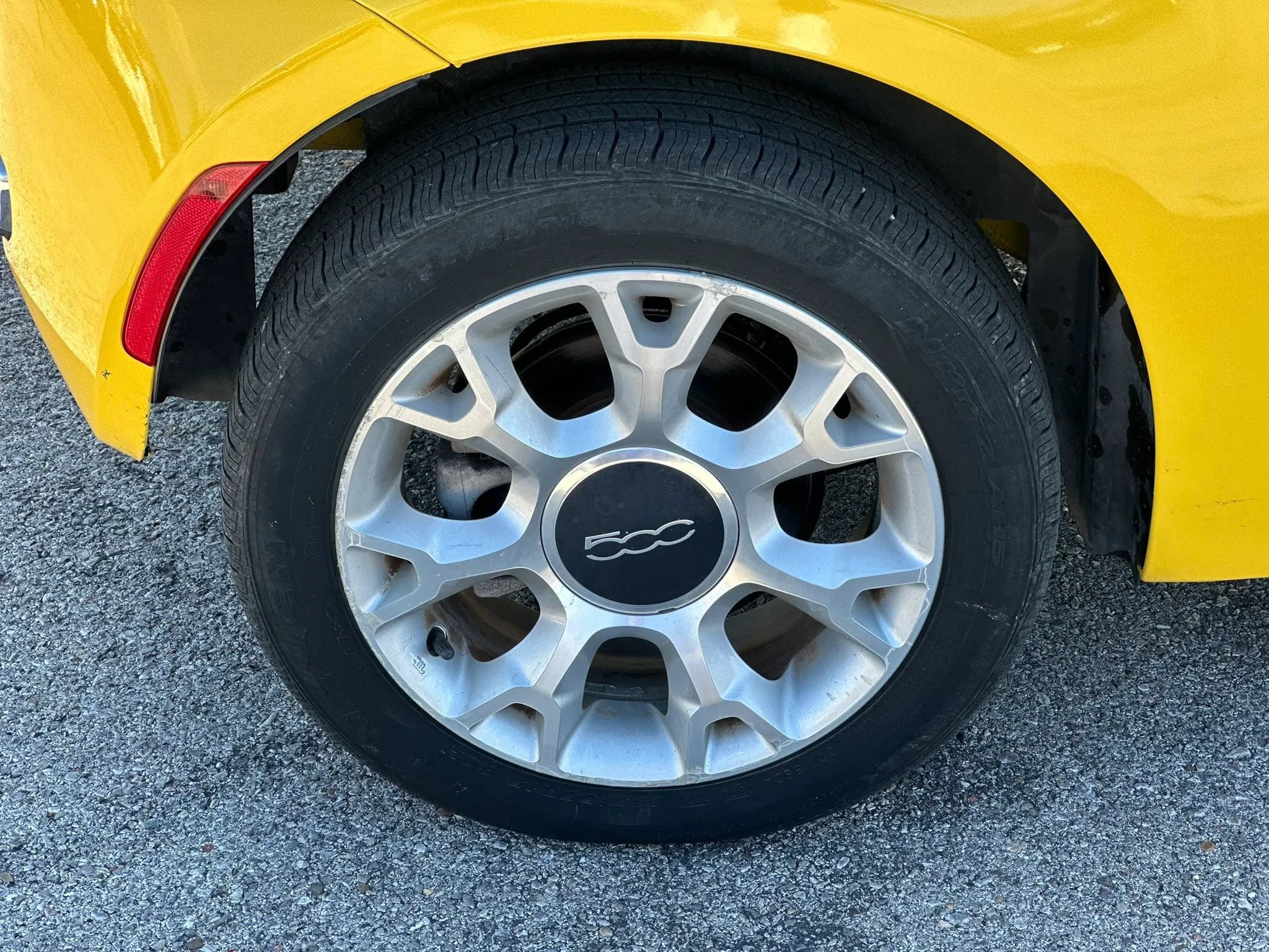 Used 2017 FIAT 500 Lounge FWD image 33
