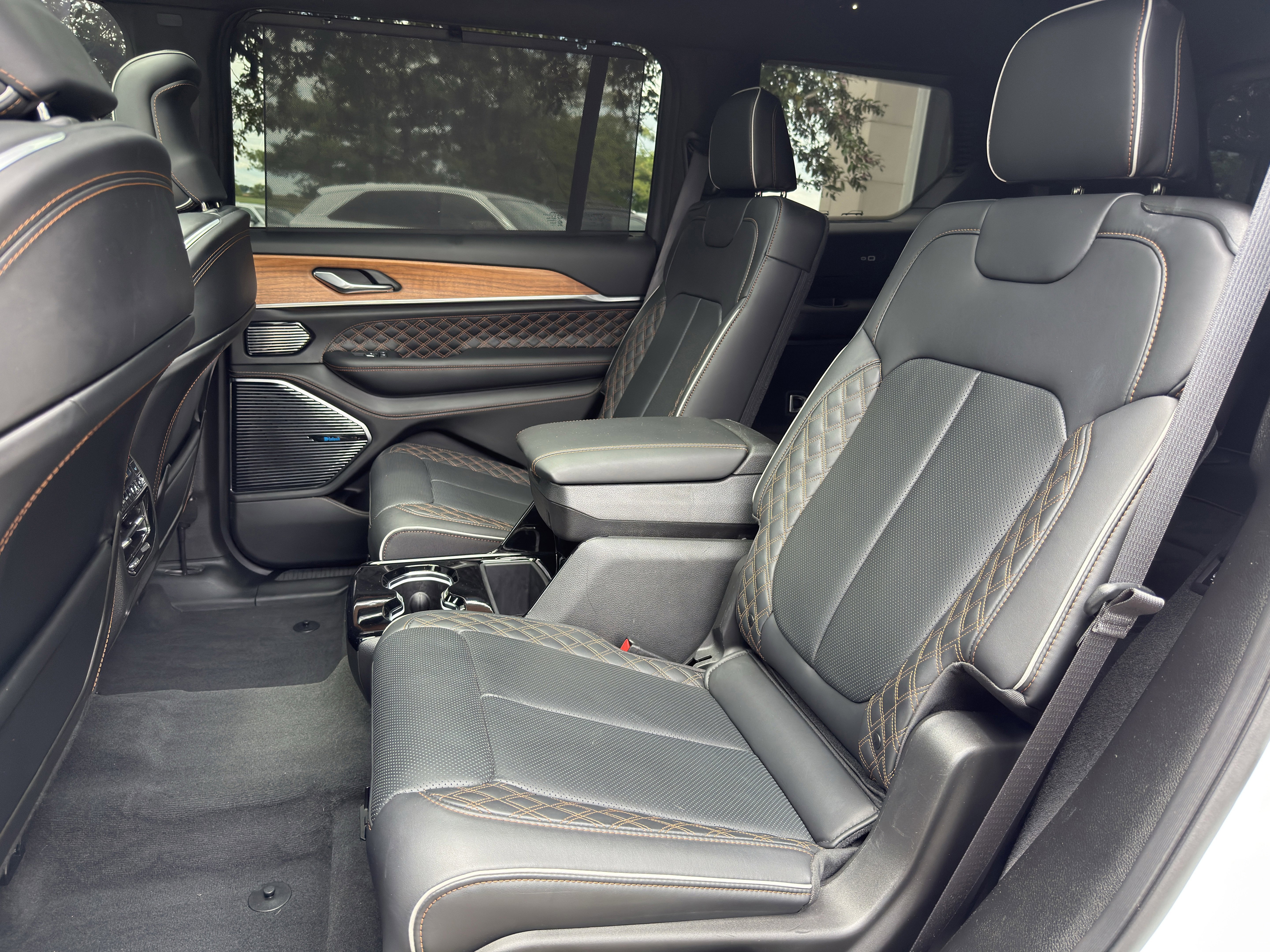 Used 2025 Jeep Grand Cherokee L Summit AWD/4WD image 24