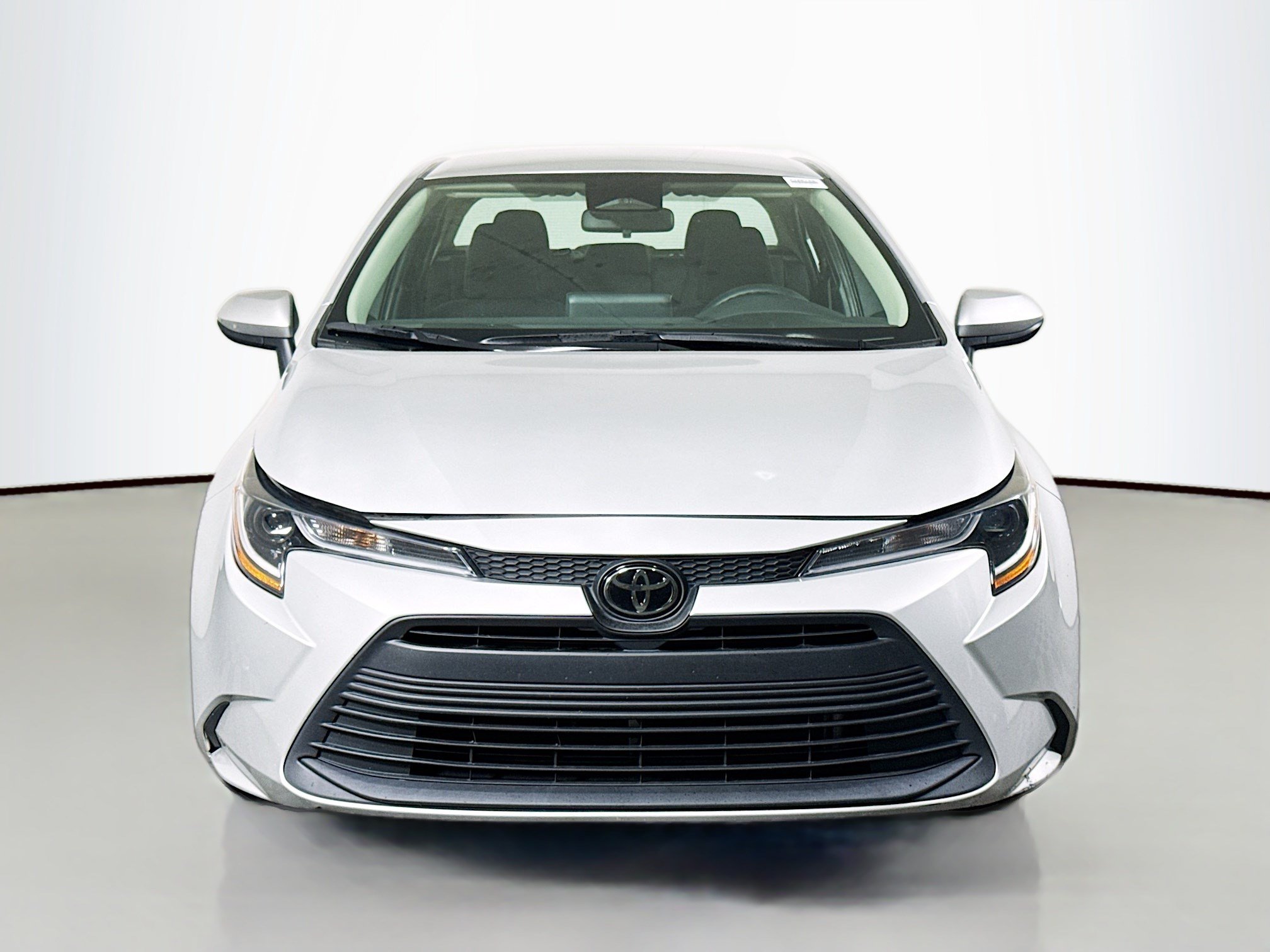 Used 2024 Toyota Corolla LE FWD image 2