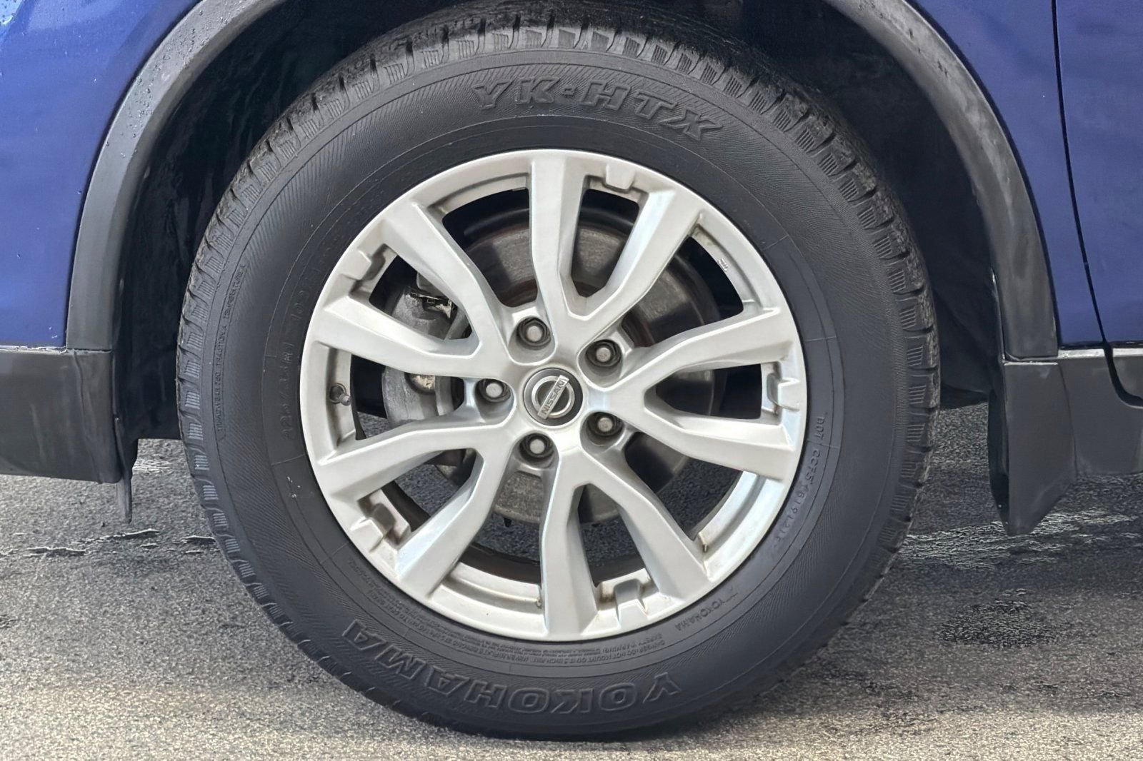 Used 2017 Nissan Rogue SV image 24