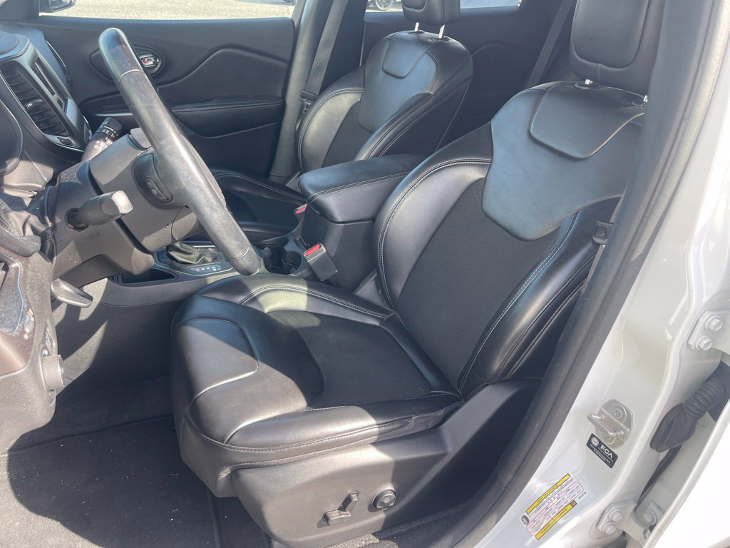 Used 2021 Jeep Cherokee Latitude Plus FWD image 8